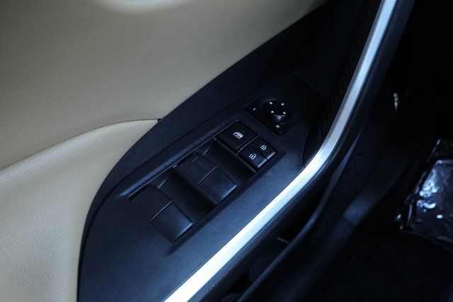 Used 2019 Toyota RAV4 LE FWD image 21