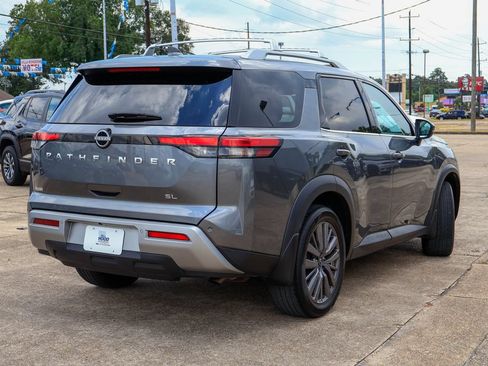 Used 2024 Nissan Pathfinder SL w/ SL Premium Package FWD image 24