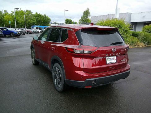 Used 2024 Nissan Rogue SV AWD/4WD image 3