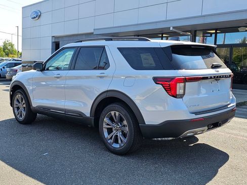 New 2026 Ford Explorer Active w/ Active Comfort Package AWD/4WD image 7