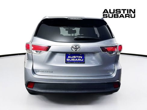 Used 2015 Toyota Highlander LE FWD image 6