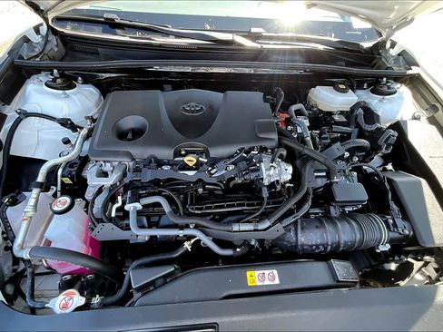 Used 2025 Toyota Camry LE image 29