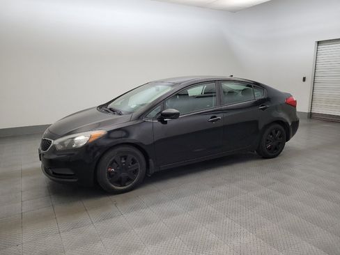 Used 2016 Kia Forte LX FWD image 2