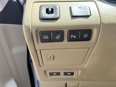 Used 2011 Lexus LS 460 w/ Luxury Value Edition RWD image 40