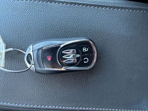 Used 2025 Buick Envista Sport Touring image 22