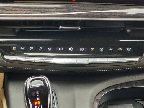 Certified 2022 Cadillac Escalade ESV Premium Luxury w/ LPO, Radiant Package image 15