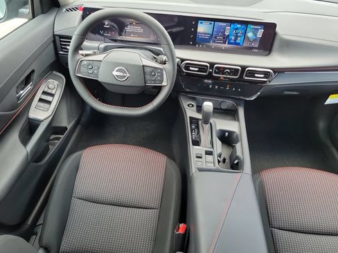 New 2026 Nissan Sentra SR w/ Floor Mat Package FWD image 19