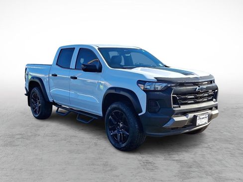 Used 2024 Chevrolet Colorado Trail Boss w/ Technology Package image 7