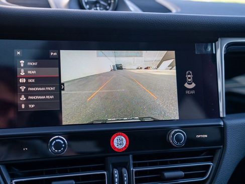 Certified 2025 Porsche Macan image 17