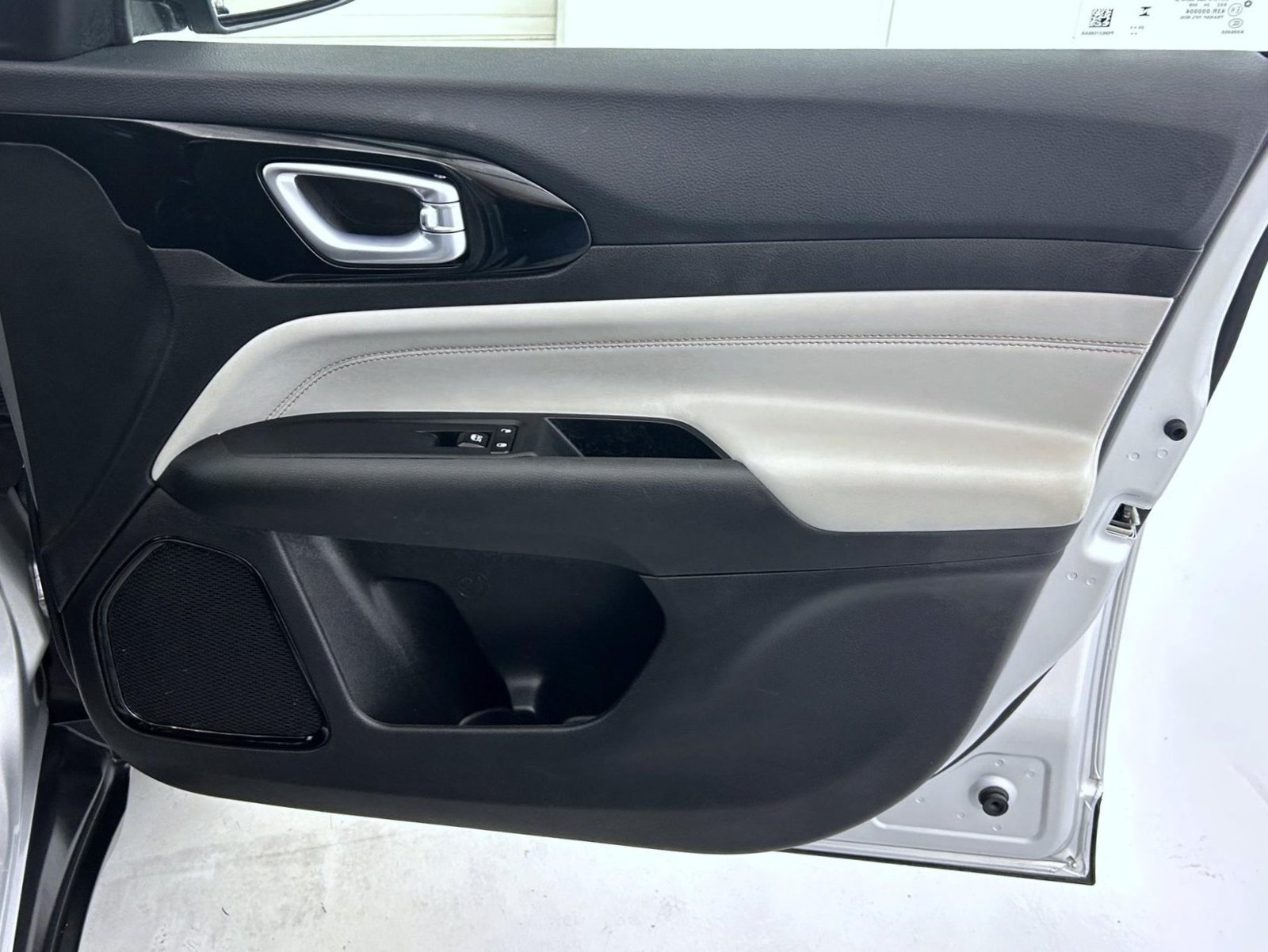 Certified 2025 Jeep Compass Limited AWD/4WD image 16