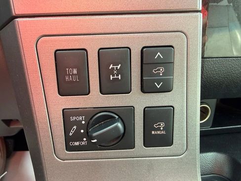 Used 2016 Toyota Sequoia Platinum AWD/4WD image 24