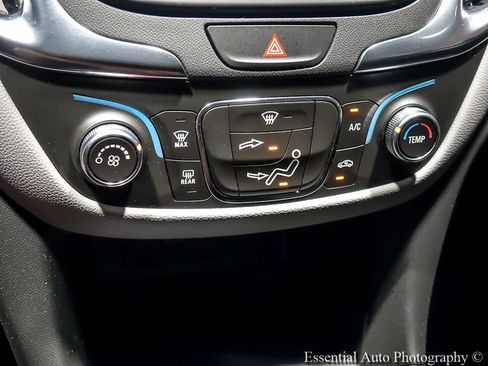 Used 2021 Chevrolet Equinox LS w/ LS Convenience Package FWD image 21