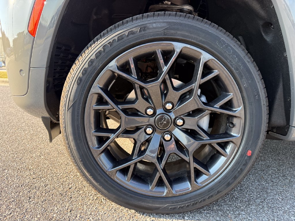 New 2027 Jeep Grand Cherokee Summit AWD/4WD image 25