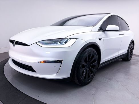 Used 2022 Tesla Model X Plaid AWD/4WD image 11