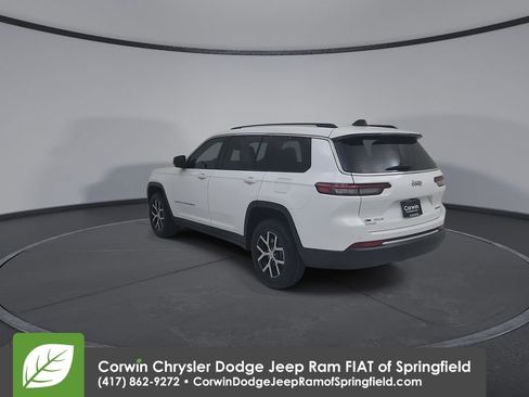 Used 2023 Jeep Grand Cherokee L Limited image 11