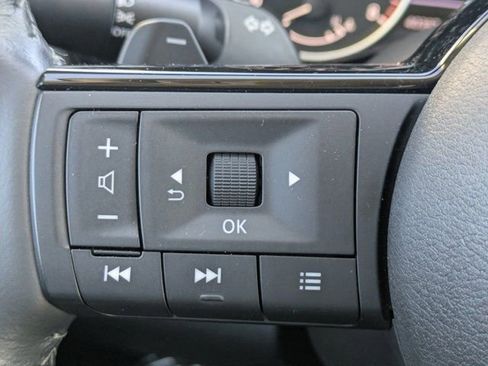 Used 2025 Nissan Pathfinder SL image 21