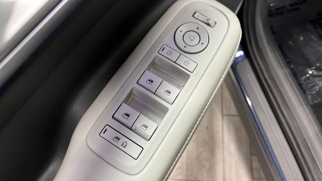 Used 2025 Hyundai Santa Fe Limited AWD/4WD image 21