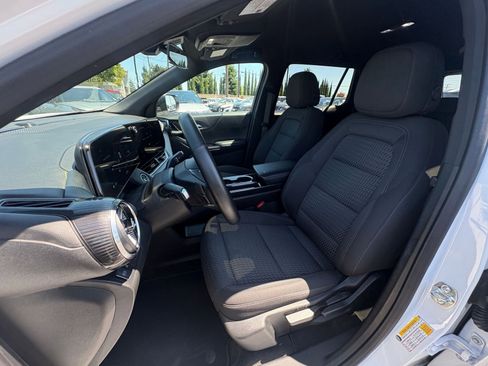 Used 2025 Chevrolet Equinox LT FWD image 37