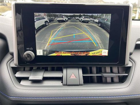 New 2025 Toyota RAV4 SE image 18