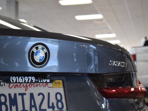 Used 2020 BMW 330i Sedan w/ M Sport Package image 26
