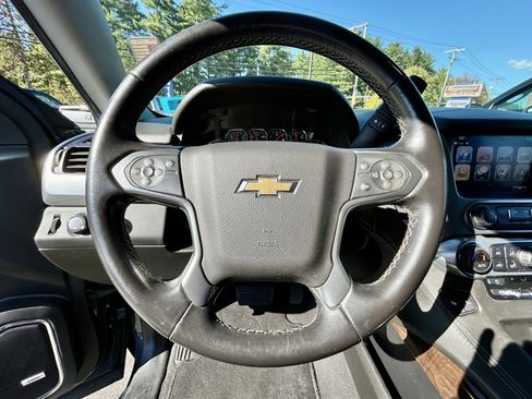 Used 2020 Chevrolet Suburban LT image 28