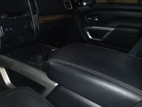 Used 2017 Nissan Titan SL RWD image 26