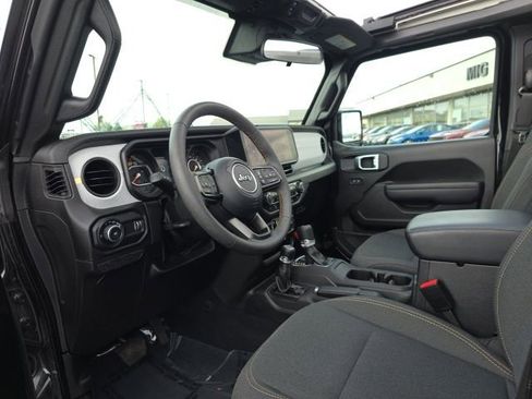 Used 2024 Jeep Wrangler Unlimited Sport AWD/4WD image 18