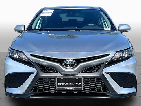 Used 2023 Toyota Camry SE FWD image 3