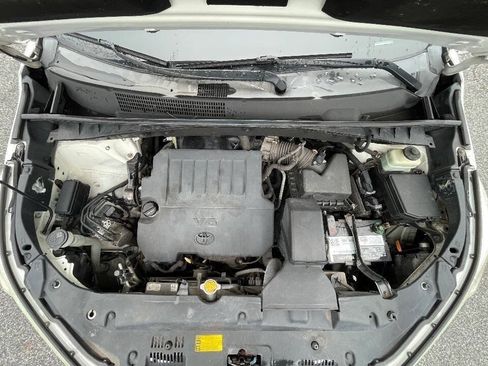 Used 2014 Toyota Highlander Plus AWD/4WD image 45