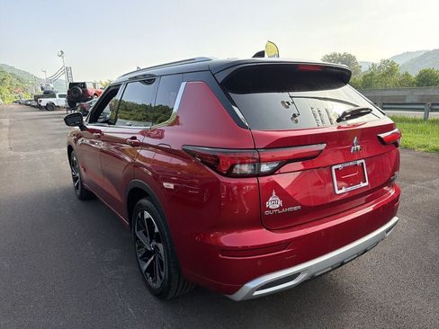Used 2024 Mitsubishi Outlander 4WD Plug-In Hybrid image 6