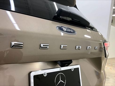 Used 2021 Ford Escape SEL FWD image 10