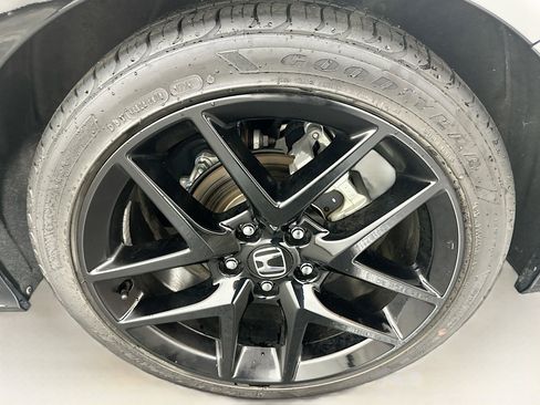 Used 2025 Honda Civic Sport image 11