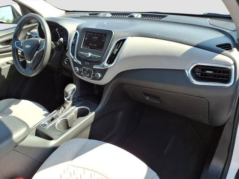 Used 2023 Chevrolet Equinox LT image 18