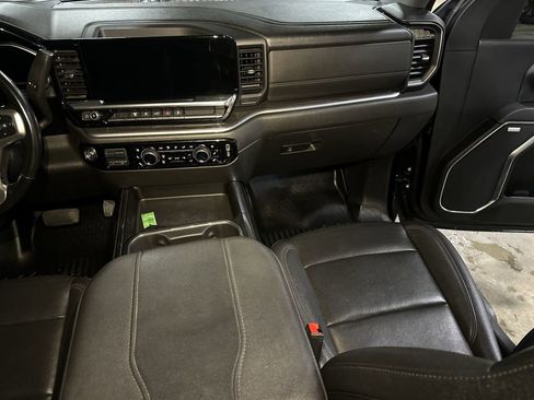 Used 2024 Chevrolet Silverado 2500 LTZ w/ LTZ Convenience Package image 7