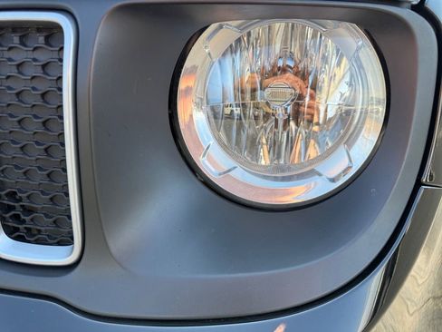 Used 2023 Jeep Renegade Latitude image 22