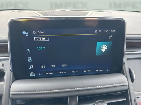 Used 2023 Chevrolet Suburban Premier image 15