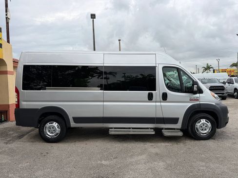 Used 2017 RAM ProMaster 2500 w/ Premium Appearance Group FWD image 10