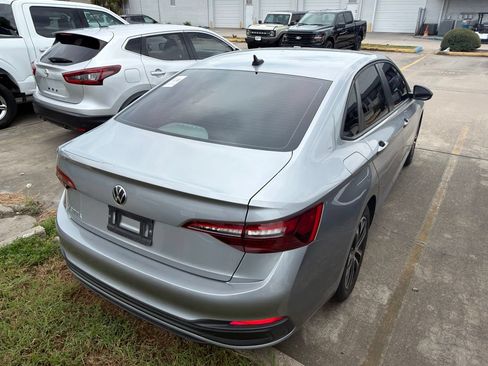 Used 2022 Volkswagen Jetta Sport FWD image 6