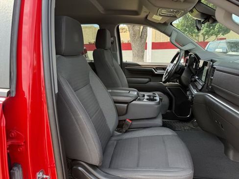 Used 2022 Chevrolet Silverado 1500 LT w/ Z71 Off-Road Package AWD/4WD image 29