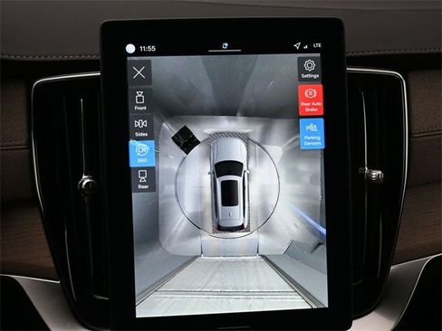 New 2026 Volvo XC90 B6 Plus w/ Protection Package Premier image 17