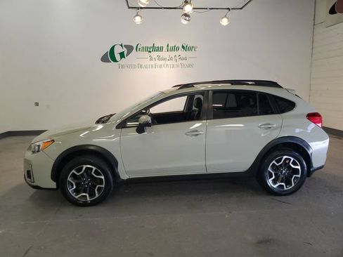 Used 2017 Subaru Crosstrek 2.0i Limited AWD/4WD image 3