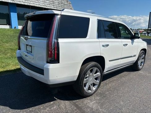 Used 2017 Cadillac Escalade Premium Luxury AWD/4WD image 8