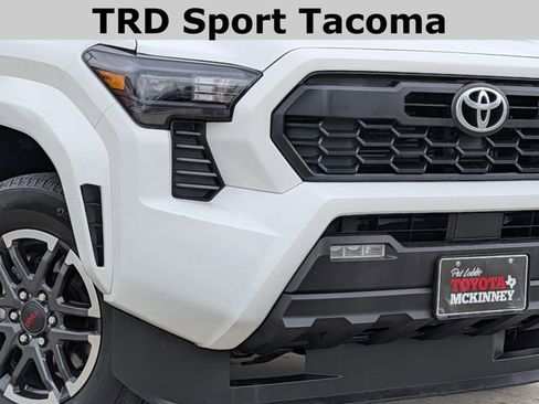 Used 2025 Toyota Tacoma TRD Sport RWD image 3