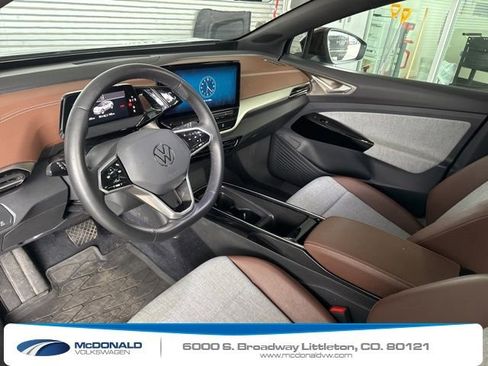 Used 2023 Volkswagen ID.4 Pro image 5