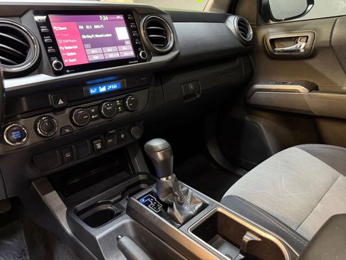 Used 2021 Toyota Tacoma TRD Sport image 28