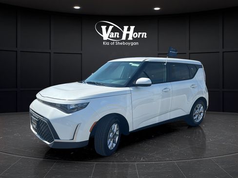 Certified 2025 Kia Soul S FWD image 3