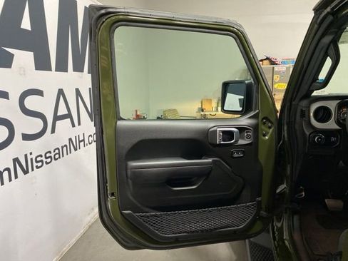 Used 2024 Jeep Wrangler Sport AWD/4WD image 9