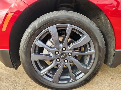 Used 2023 Chevrolet Equinox RS w/ RS Leather Package image 11