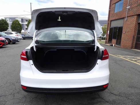 Used 2017 Ford Focus SE w/ Cold Weather Package image 14