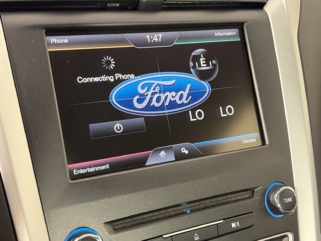 Used 2016 Ford Fusion SE FWD image 19